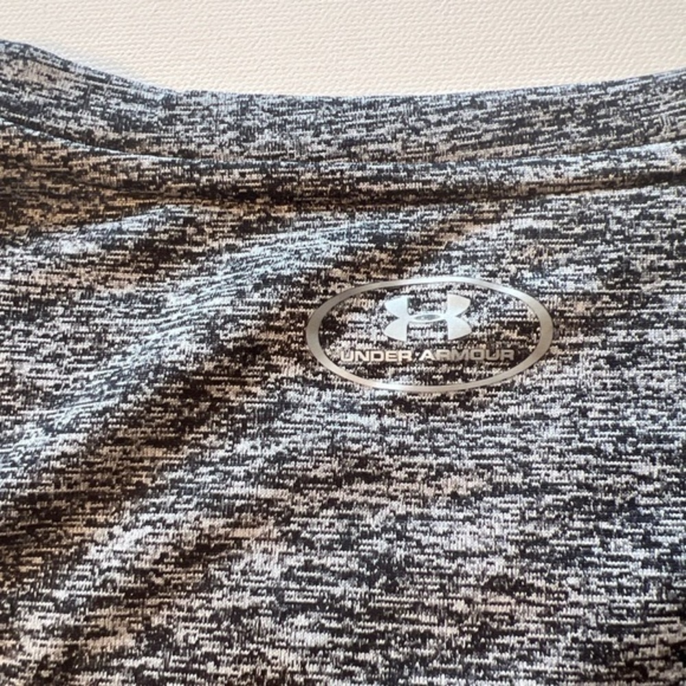 Under Armour Shirt Womens Medium Gray Short Sleeve Crew Neck HeatGear‎ (Q) - Picture 5 of 6